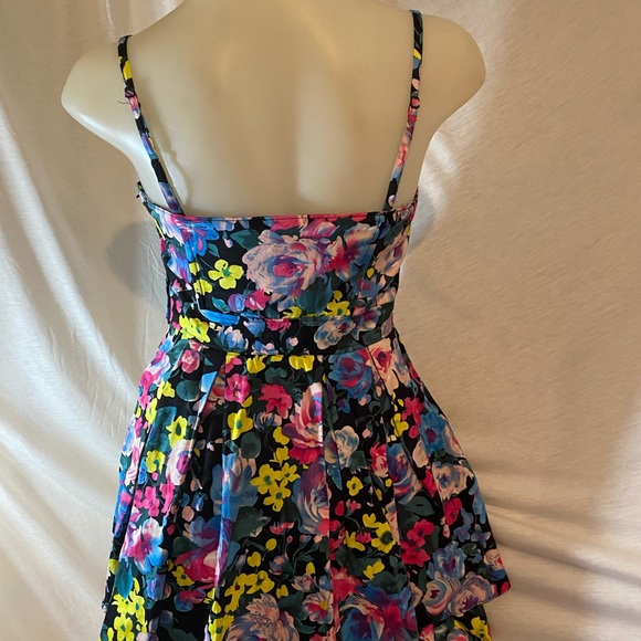 H&M Floral Corset Dress - Picture 4 of 8